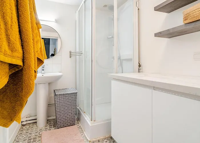 4 Pièces 90 M2 5 Lits Wifi Dans Maison De Maître Appartamento